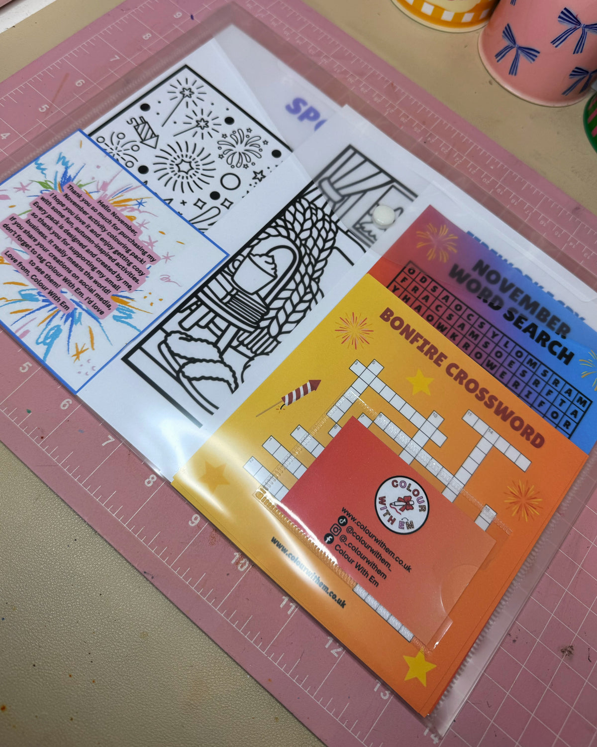 November Activity Colouring Pack